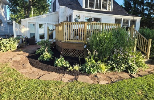 Madison - Lakeland Cottage | Charming 4-bedroom lakeside cottage in Madison. Wine weekend getaways!