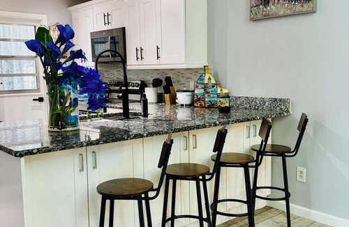 Orlando House | Charming 4-bedroom Pool house with WiFi, king bed, AC in lovely Orlando