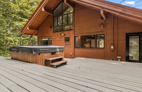 Stratton Mountain House | Charming 4-bedroom Ski house in Stratton with Shuttle or walk to slope.