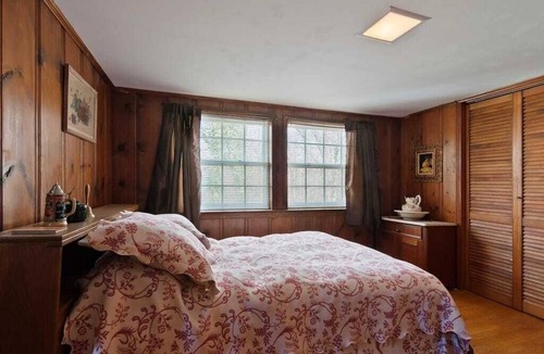 Missionary Ridge Bed & Breakfast | Charming 4-bedroom flat in peaceful Chattanooga Missionary Ridge neighborhood