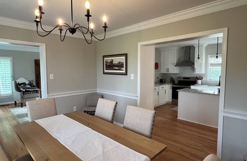 Ridgeway House | Charming 4-bedroom House on beautiful farm in Clear Brook with lovely views