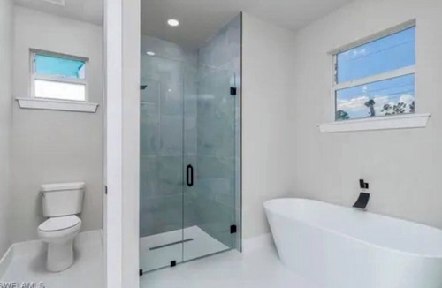 Eisenhower House | Charming 4-bedroom house with WiFi, AC in lovely Lehigh Acres