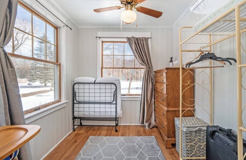 South Haven Cottage | Charming 4-bedroom cottage in South Haven - 2 miles from beach and downtown.