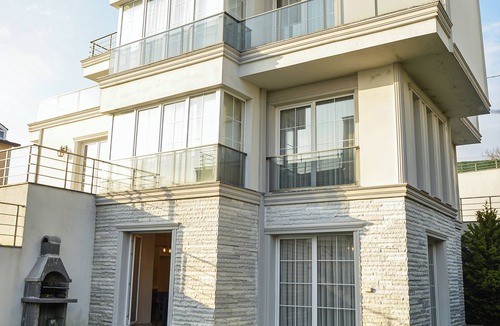 Buyukcekmece Villa | Charming 4-bedroom villa with sea and city view, WiFi in delightful Istanbul