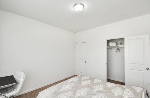 Katy House | CHARMING 4 BEDROOMS BROOKSHIRE/KATY WITH GYM