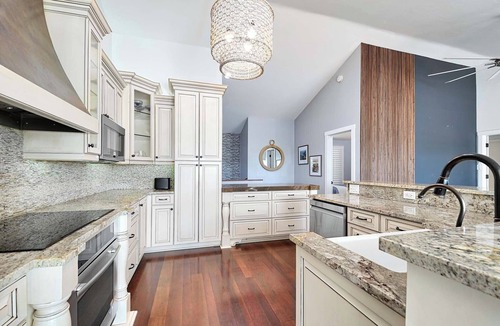 Isles of Capri House | Charming 4 bedrooms, Pool, Dock, Bay View on Isles Of Capri, Naples Marco Island