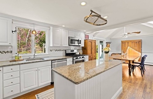 East Harwich House | Charming 4 BR house with AC and WiFi and outdoor shower in enchanting Harwich