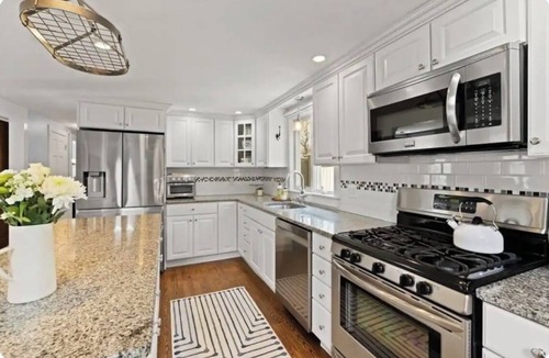 East Harwich House | Charming 4 BR house with AC and WiFi and outdoor shower in enchanting Harwich