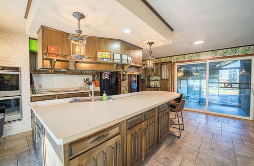 Kane House | Charming 4-BR retro-styled house on large lot in Kane