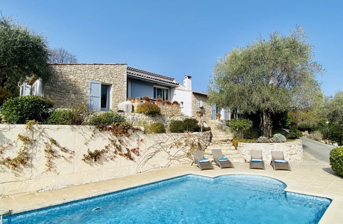 Chateauneuf-Grasse Villa | Charming 4 bedroom Provençal villa in Valbonne walking distance to the village