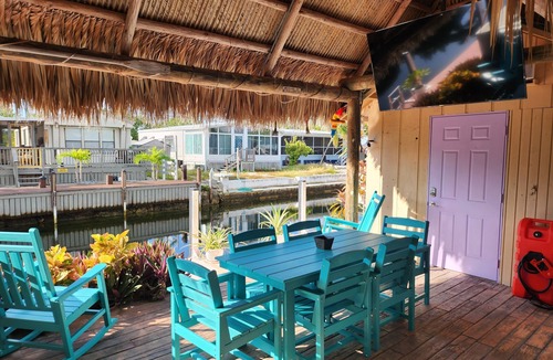 Little Torch Key House | Charming 46 ft lg canel ft 2-bed in delightful Little Torch Key with RV hook up.