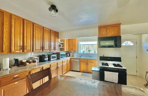 Sand City House | Charming 4B2B house in Monterey for a relaxing getaway+ FREE aquarium tickets