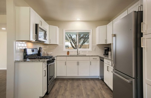 Northeast Heights House | Charming 4bd/2ba near Uptown ABQ, Garage, Dogs