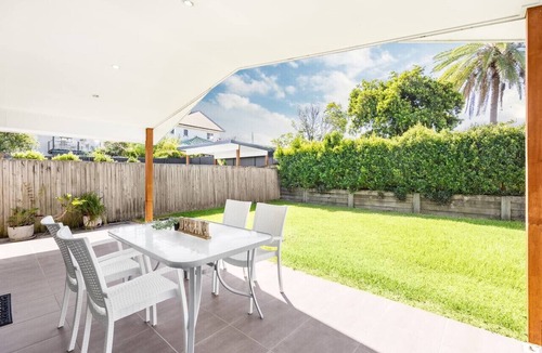 Wynnum House | Charming 4Bedroom Home Near TrainStation & Beaches