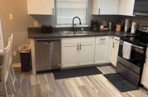 Sandy Ridge House | Charming 4br home in residential neighborhood!