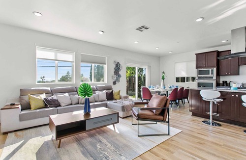 Sylmar House | Charming 4BR Retreat｜Fenced Backyard｜Pet-Friendly｜Dedicated Workspace #41877