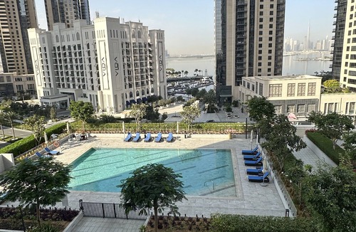 Jadaf Apartment | Charming 4th Floor Unit with Unobstructed Burj Khalifa View Across the Water