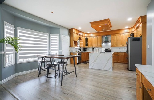 Surrey Newton House | Charming 5 bed and 4 bath family home located in the heart of Delta/Surrey