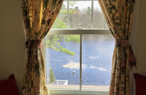 Kennebunk Cottage | Charming 5-bedroom cottage located on the tidal Kennebunk River