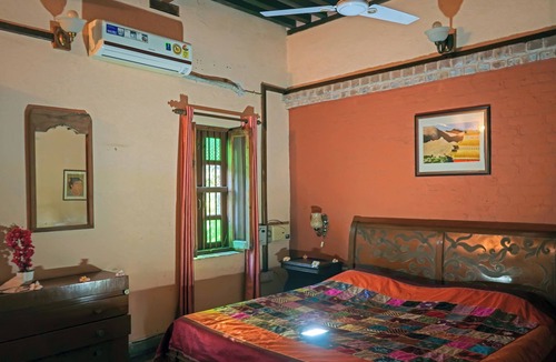 Gurdaspur House | Charming 5-bedroom Heritage farmhouse with WiFi, AC in Village Near Amritsar