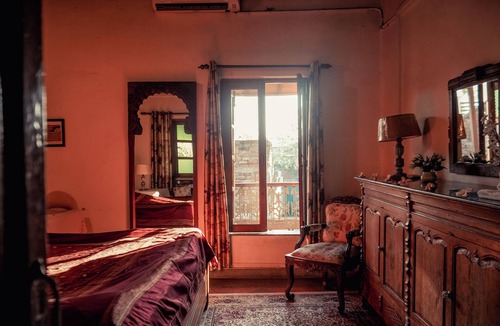 Gurdaspur House | Charming 5-bedroom Heritage farmhouse with WiFi, AC in Village Near Amritsar