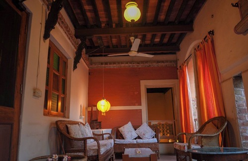 Gurdaspur House | Charming 5-bedroom Heritage farmhouse with WiFi, AC in Village Near Amritsar