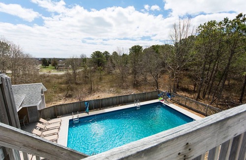 Shinnecock Hills House | Charming 5-bedroom house in Southampton, Heated pool and hot tub, outdoor bar