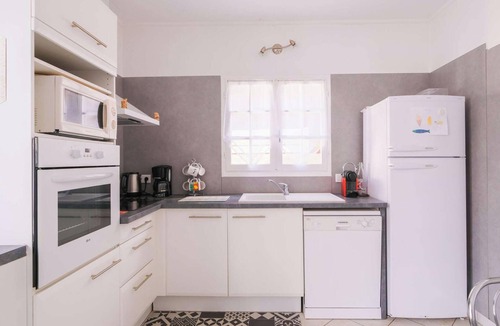 Sanguinet House | Charming 6-Person House with Garden, Terrace, and Outdoor Shower