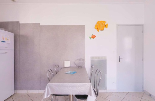 Sanguinet House | Charming 6-Person House with Garden, Terrace, and Outdoor Shower