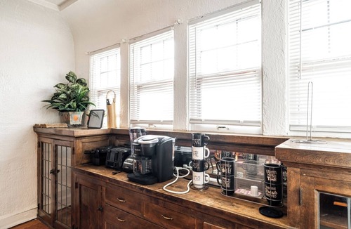 Milwaukee House | Charming 6BR Home in Milwaukee’s Historic District