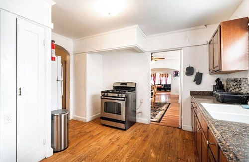 Milwaukee House | Charming 6BR Home in Milwaukee’s Historic District