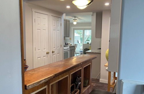 Beach Haven House | Charming 7-bedroom house with WiFi, AC in Beach Haven