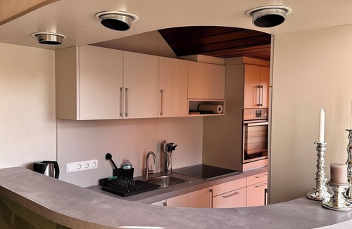 Landsberg am Lech Apartment | Charming 70s apartment