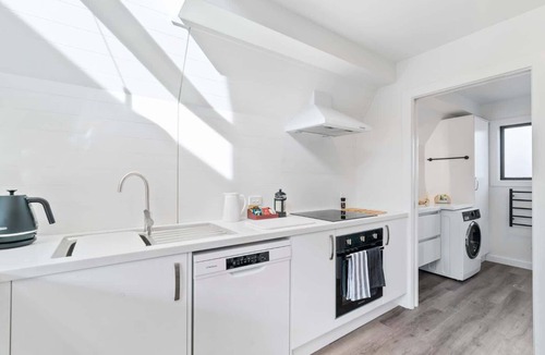 Arrowtown House | Charming A-Frame Retreat in Historic Arrowtown
