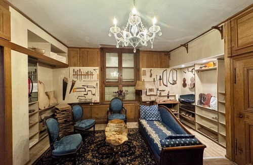 Mirecourt Apartment | Charming accommodation in a former violin maker's workshop