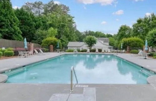 Acworth House | Charming Acworth Retreat with easy access to Food, Fun, and Family Activities!