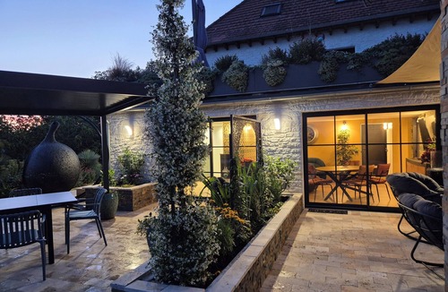 Gignac Apartment | CHARMING, AIR-CONDITIONED VACATION RENTAL IN THE HEART OF A LUSH GREEN SETTING