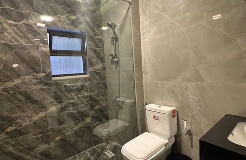 Al Swaifyeh Apartment | Charming Amman Apartment with Central AC