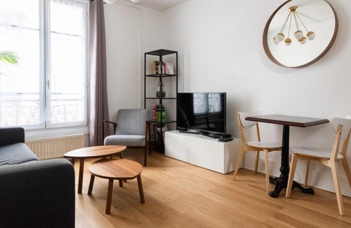 18th Arrondissement Apartment | Charming and bright studio near Sacré Coeur