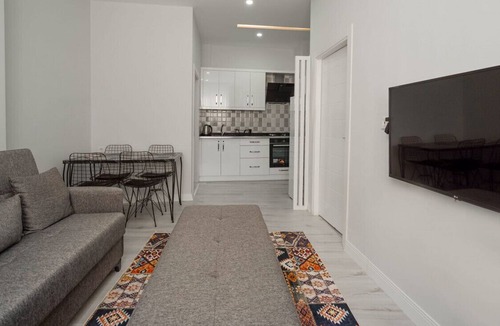Antalya City Centre Apartment | Charming and Central Flat near Beach in Muratpasa