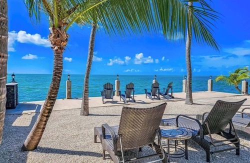 Marathon Cottage | Charming and cozy Oceanfront 1 bedroom cottage in superb Marathon, with WiFi, AC