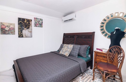 Holder's Hill Apartment | Charming and cozy studio in Saint James with AC and WiFi.