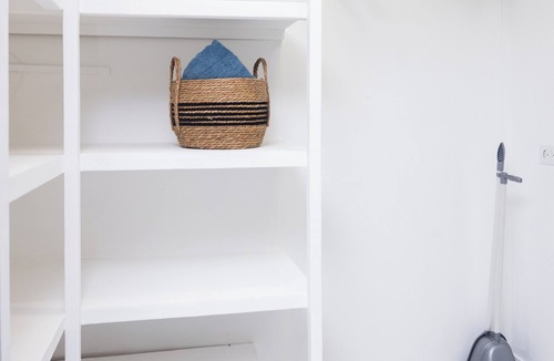 Holder's Hill Apartment | Charming and cozy studio in Saint James with AC and WiFi.