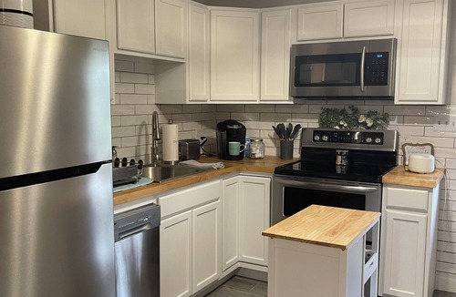 Elizabethton Apartment | Charming and immaculate 1-bedroom Suite/Apartment in Elizabethton