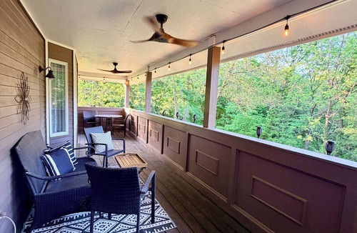 Johnston House | Charming and Private 3-bedroom house by Saylorville Lake, North of Johnston