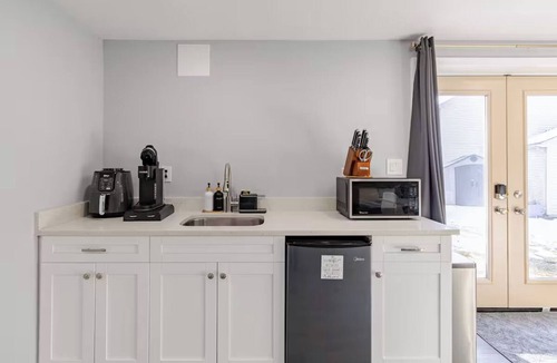 Fairland Apartment | Charming and quiet apartment in newly renovated home in Silver Spring