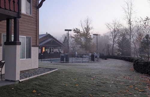 Downtown Leavenworth Condo | Charming and spacious 2-bed 2 bath condo w/full kitchen in Leavenworth, WA.