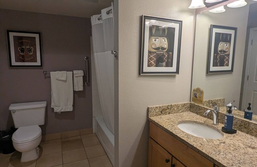 Downtown Leavenworth Condo | Charming and spacious 2-bed 2 bath condo w/full kitchen in Leavenworth, WA.