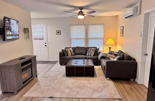 Shell Point House | Charming and Specious. Pets Yes