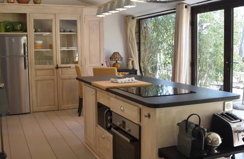 Lagnes Cottage | CHARMING AND STANDING RENTAL IN PROVENCE nIn the heart of a family estate